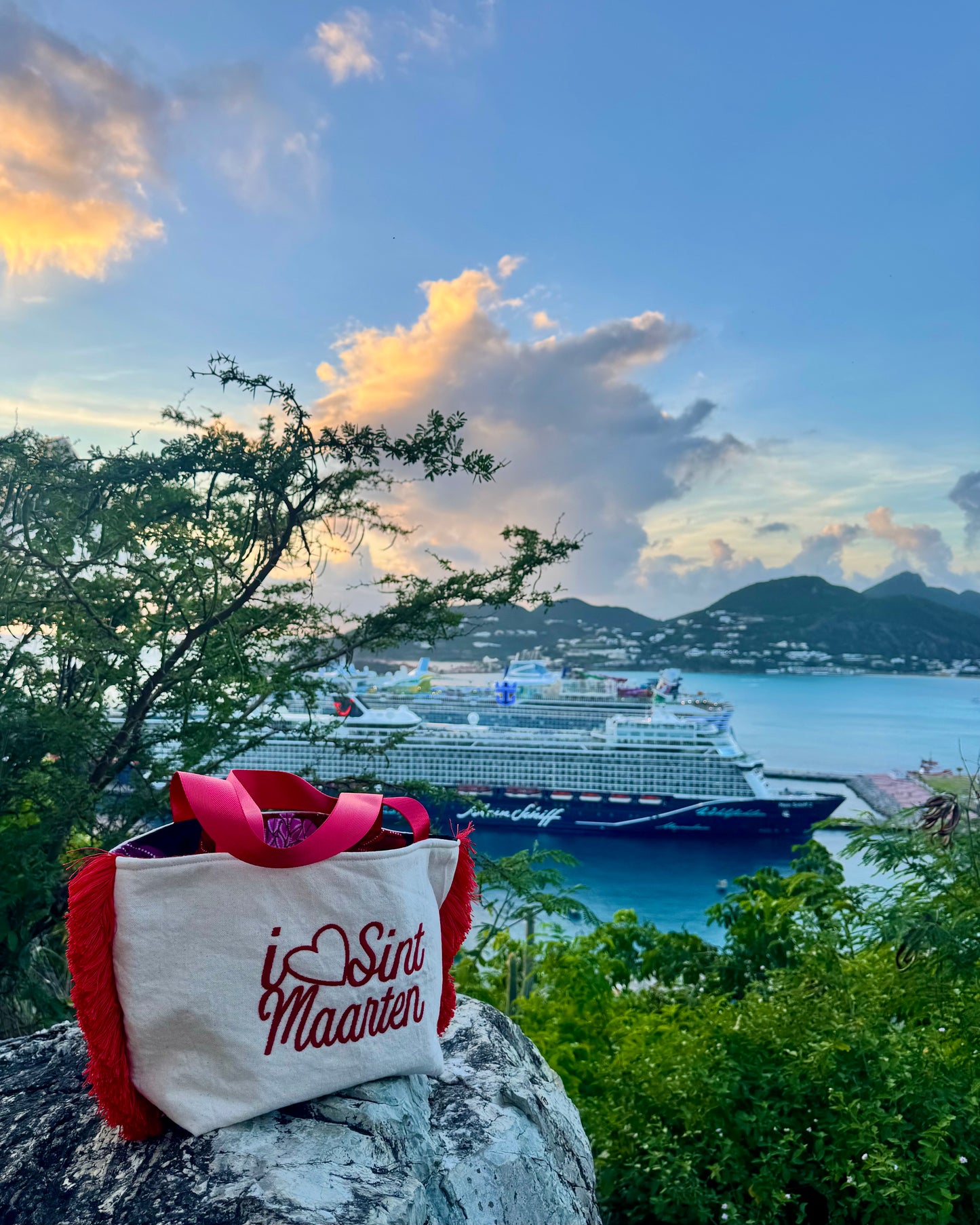 Canvas Tote Red Dutchess | I Love Sint Maarten